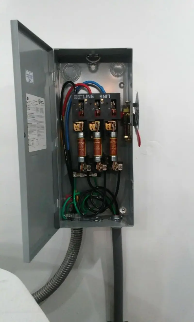 Three-phase disconnect switch installed for Electrical Wiring & Rewiring in Chillicothe